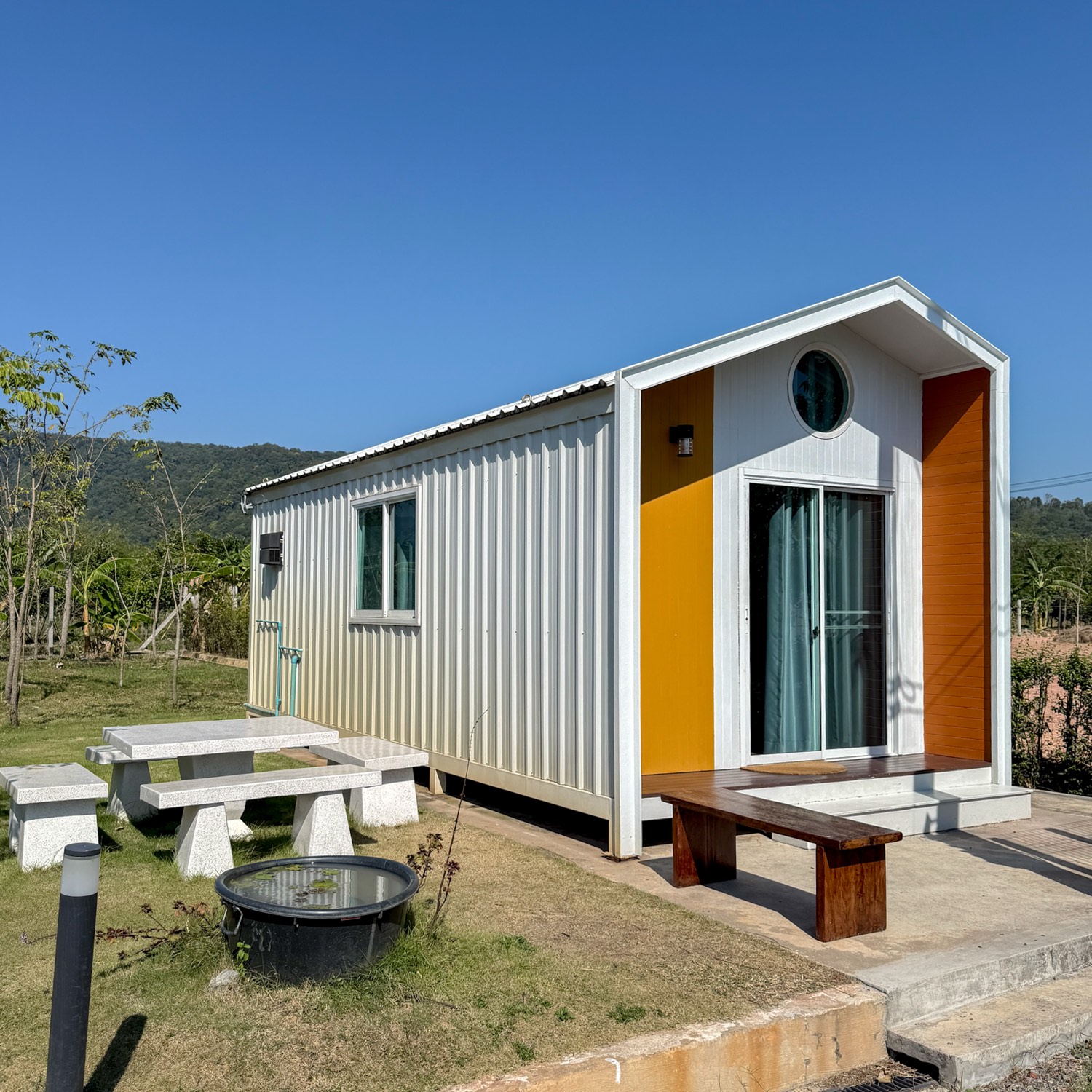 Knock Down Villa exterior